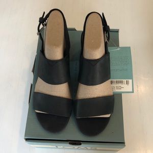 Brand new Tom’s Poppy wedges.